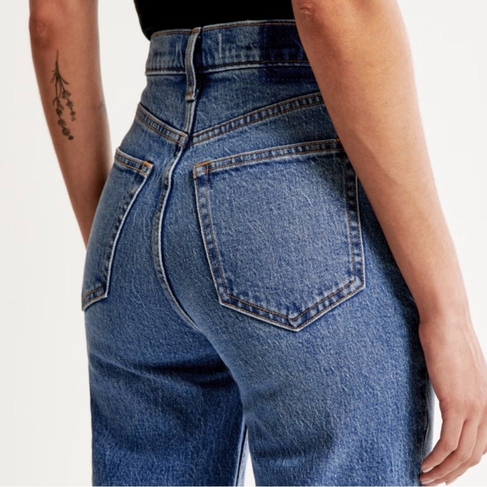Abercrombie 90s straight ultra high rise jeans medium wash